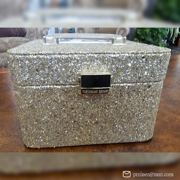 Victoria's Secret Gold Glitter Makeup Train Case - Picture 1 of 8
